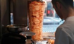 Trabzon’da 100 Gram Et Döner 150 TL’ye Satılıyor, Ucuz Döner Pankartı Şikayet Konusu Oldu