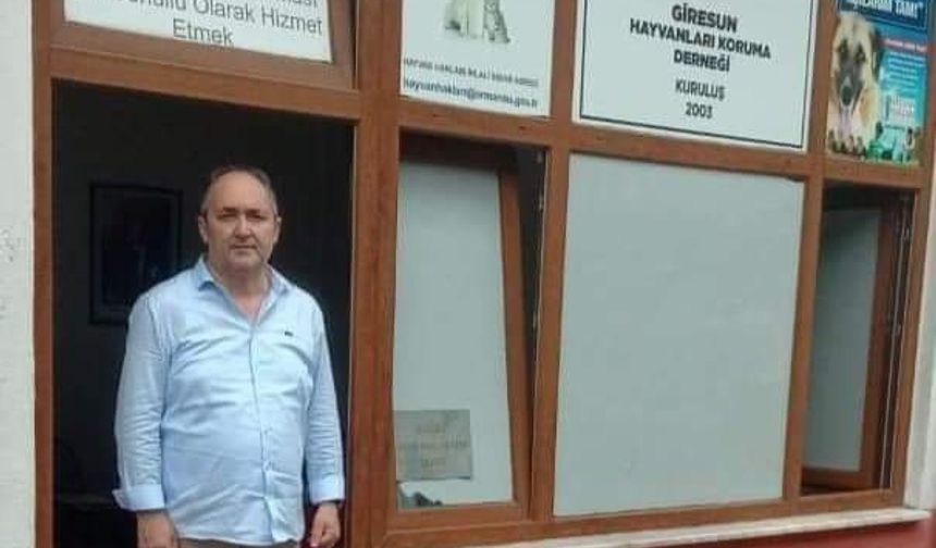 Giresun Hayvanları Koruma Derneği Başkanı Ali Rıza Yıldız'dan 4 Ekim Hayvanları Koruma Günü Protestosu